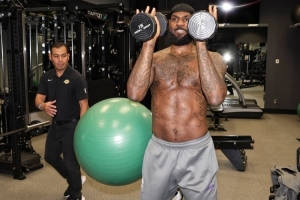 九游娱乐-时间管理️ 詹姆斯:我早起去训练路上花20分钟 回来要35分钟