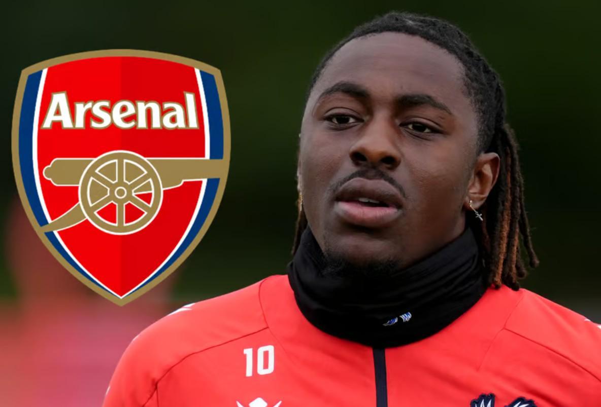 九游体育-晚旗报：埃泽赶不上阿森纳踢利兹联的比赛，转会周末才能完成