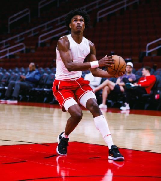 7人核心成型？美媒对火箭队轮换阵容提出要求！杜兰特最为关键